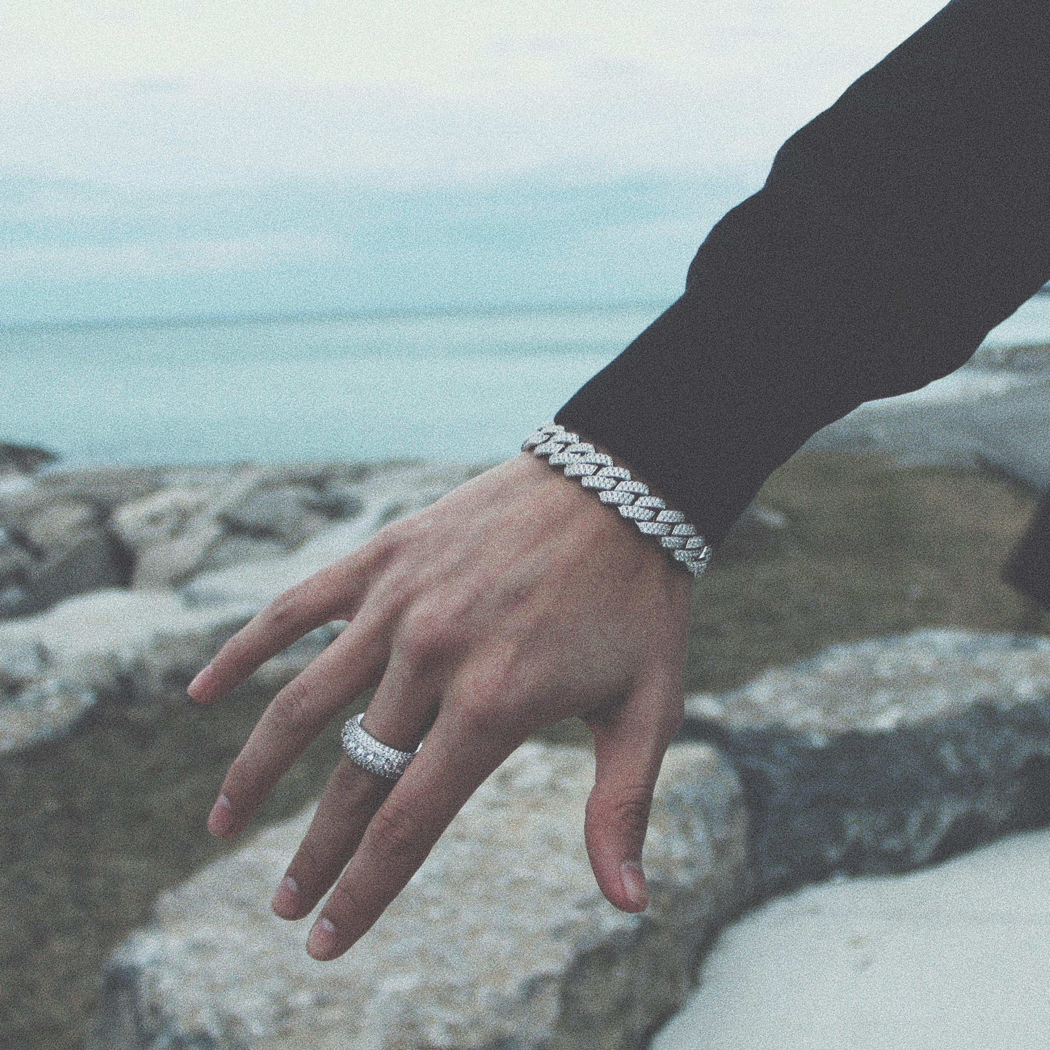 Diamond Prong Link Bracelet (13mm)