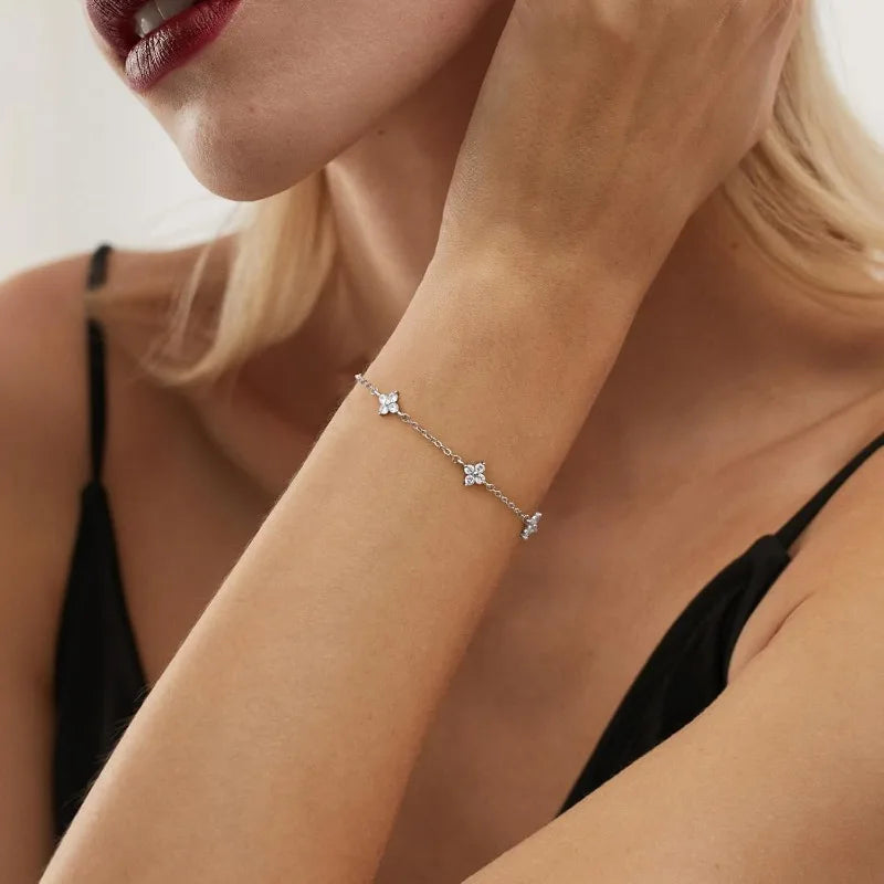Dainty Flower Bracelet