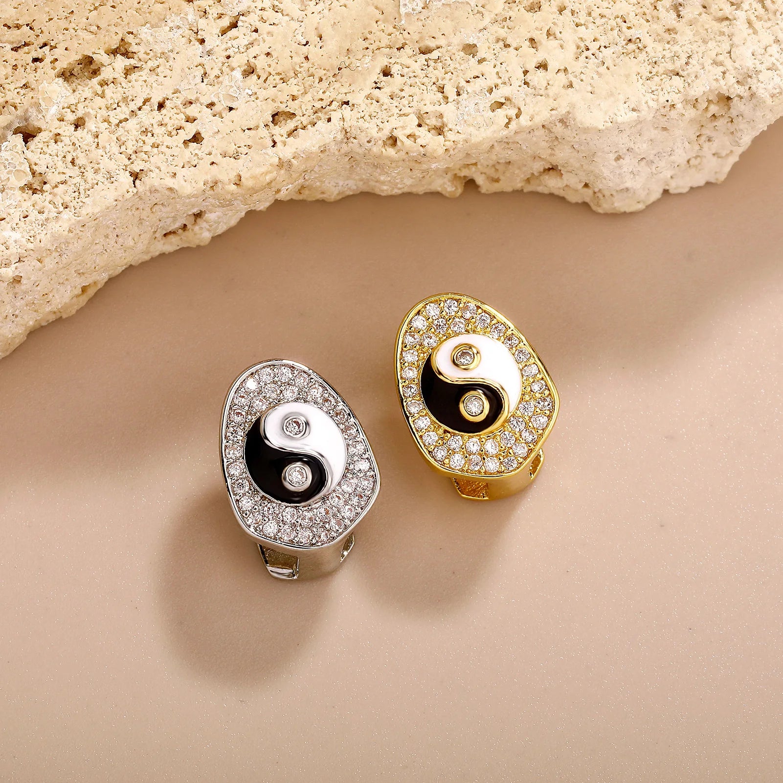 Iced Yin Yang Tooth Grillz