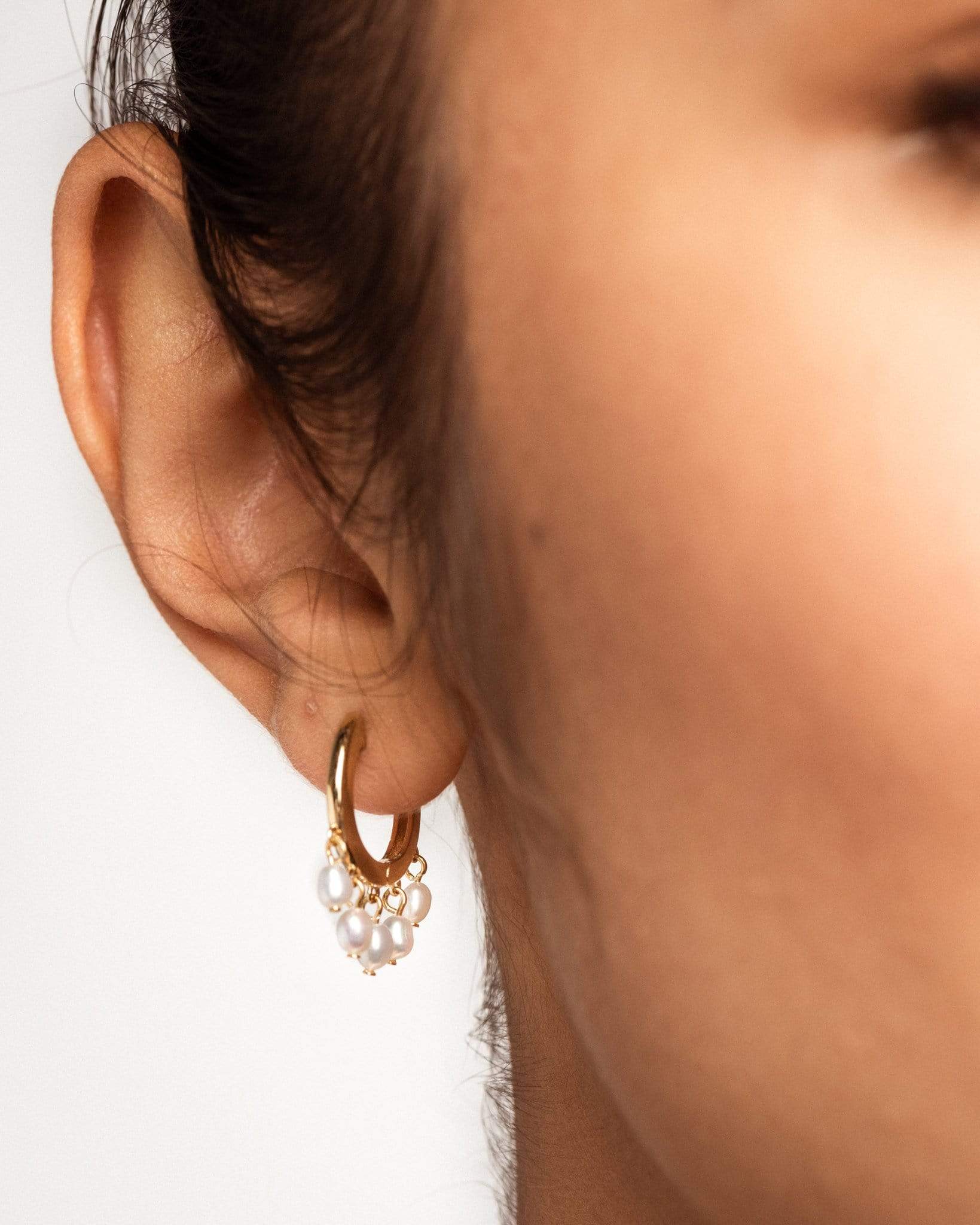 MINI PEARL HOOPS