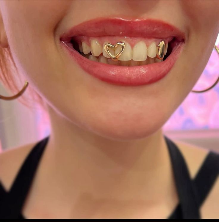 Hollow Heart Tooth Grillz